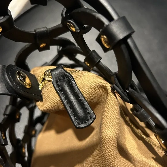 Mango - Limited Edition-Black and Tan Open Weave Tote - Picture 5 of 8